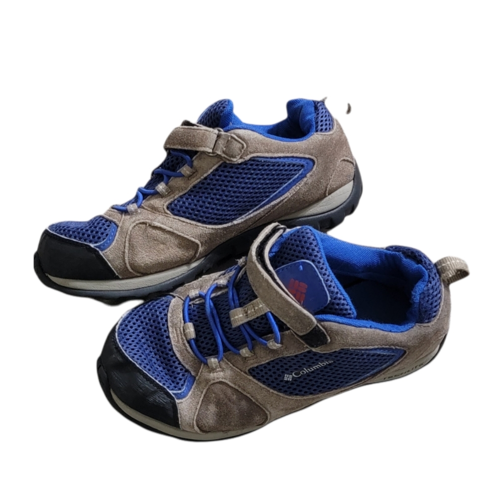 Boys Columbia Waterproof Shoes size 4